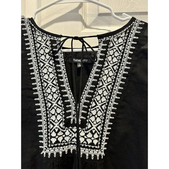 Relativity Black And White Peasant Boho Blouse Embroidered Women’s Large - Picture 3 of 7